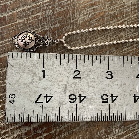 NWOT Reversible Necklace Letter “O” - Picture 6 of 8